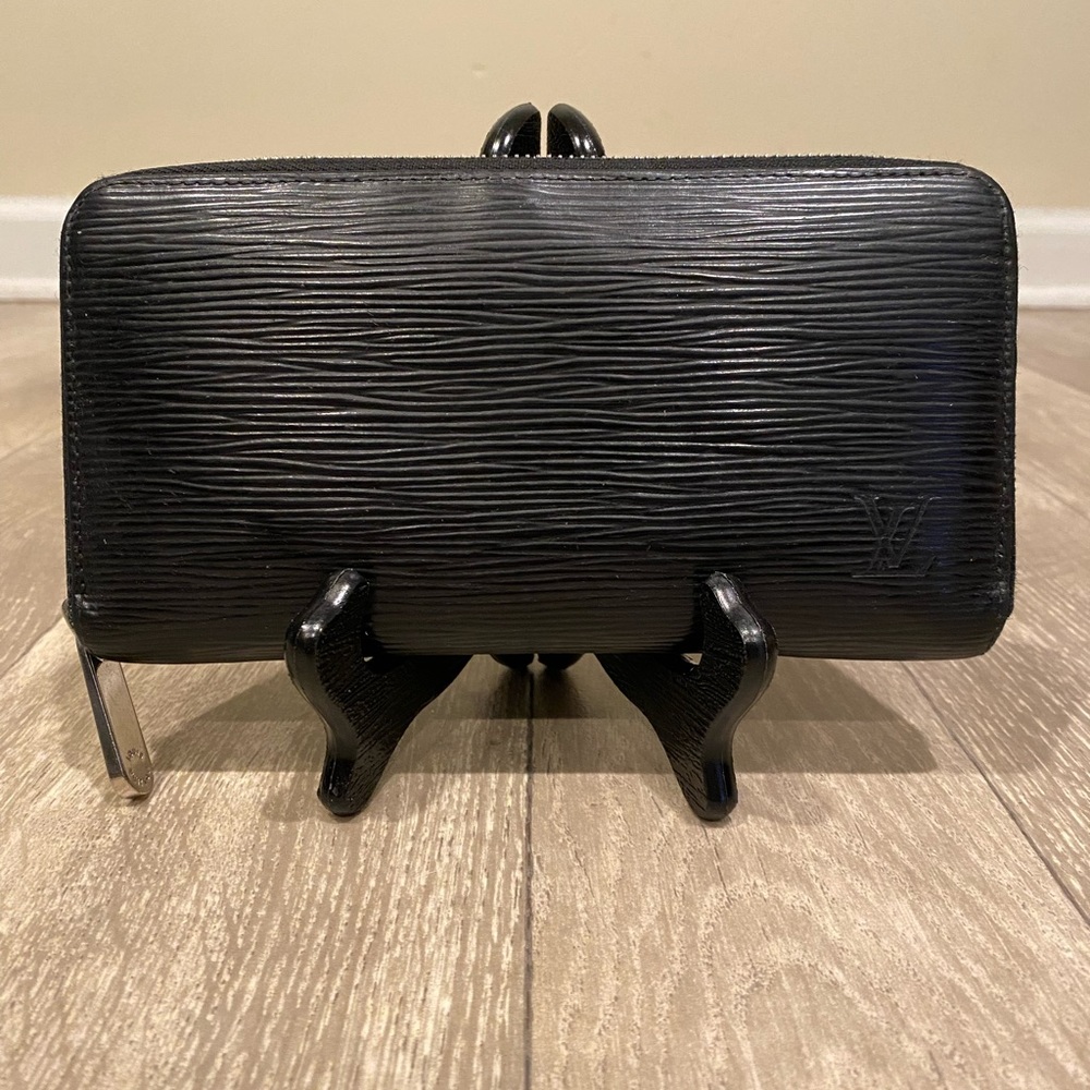 Louis Vuitton Black Epi Leather Zippy Wallet